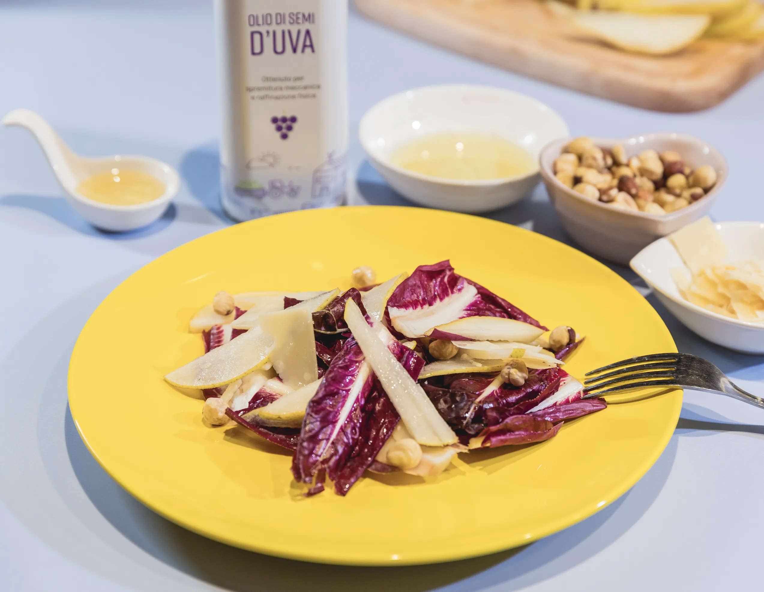 Ricetta Insalata facile autunnale radicchio pere nocciole Olio di semi uva